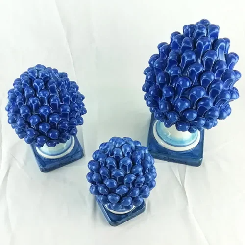 Pigna Blu con Base Decorata 20 CM